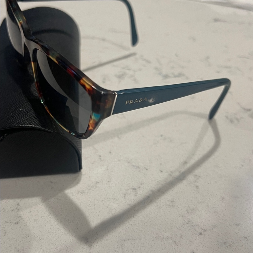 Prada “frames” - image 3